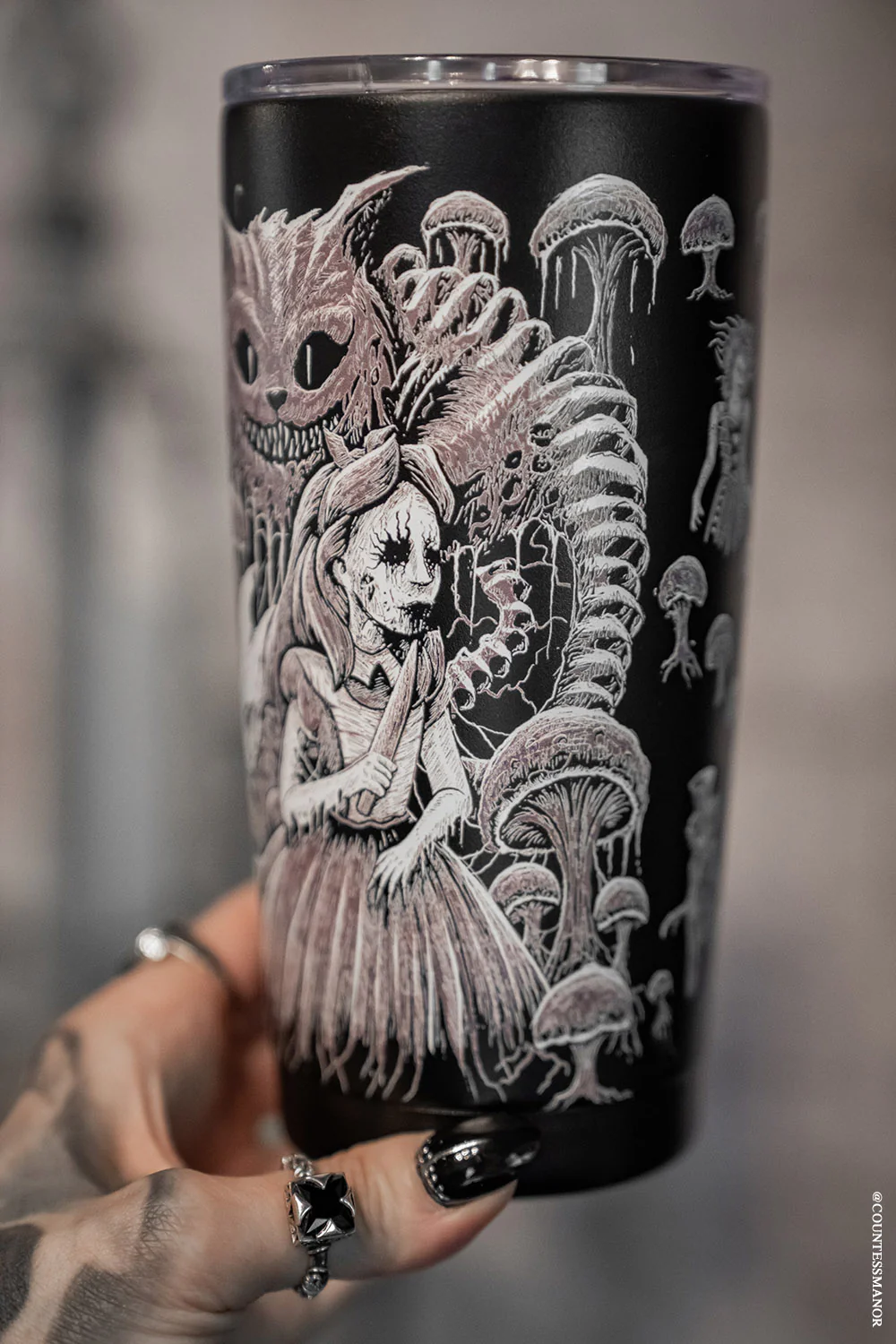 Alice In Murderland 20 oz Travel Mug - Image 2