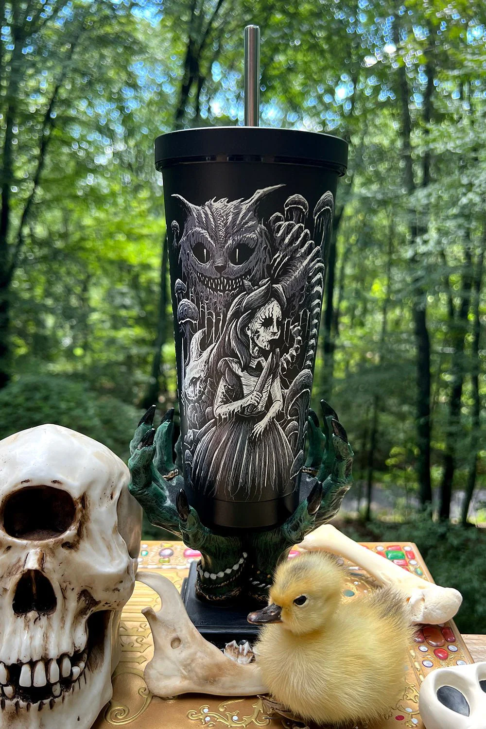 Alice in Wonderland Cold Brew Tumbler with Straw - Image 4