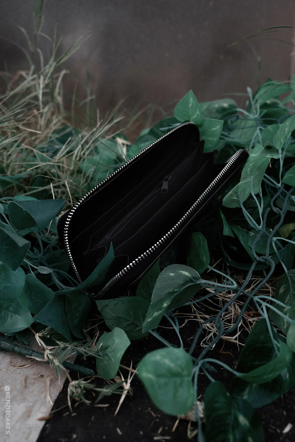 Alice in Wonderland Wallet - Image 5