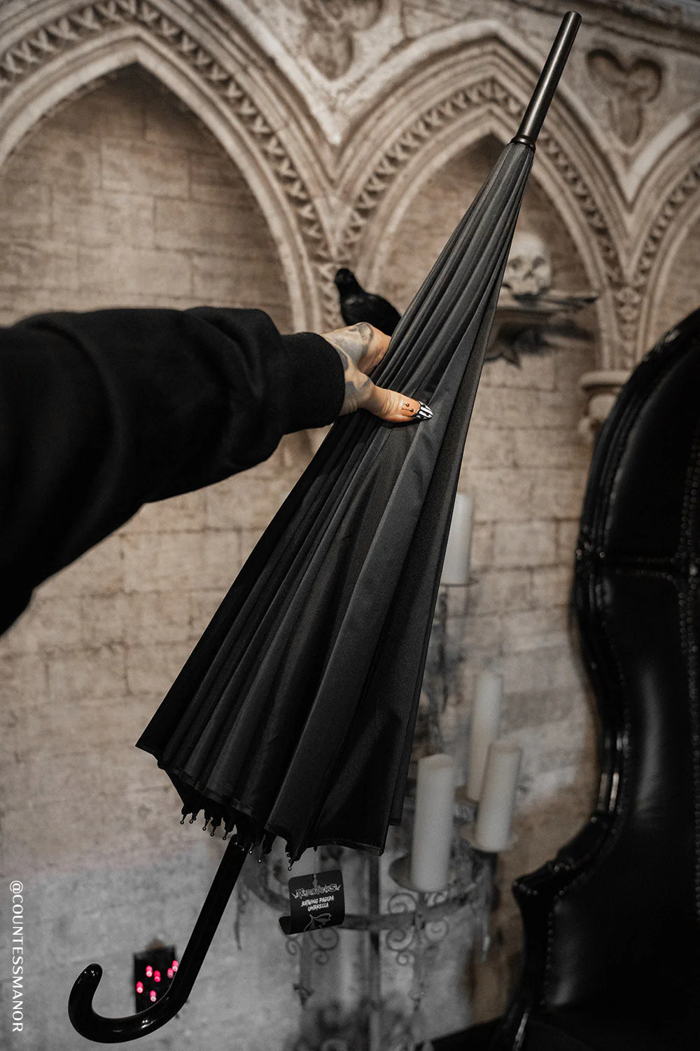 Batwing Pagoda Umbrella [BLACK/GRAY STRIPED] - Image 5