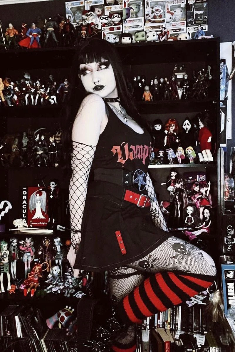 Bloodthirst Striped Leg Warmers [BLACK/RED] - Image 7