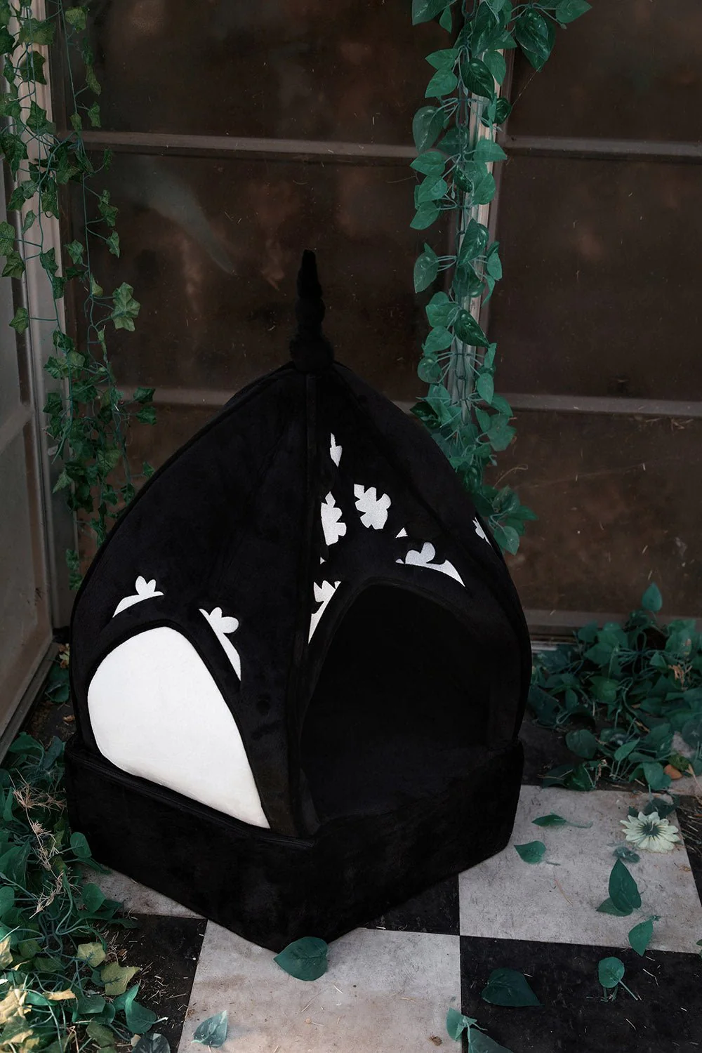 Cathedral Pet Bed - Image 5