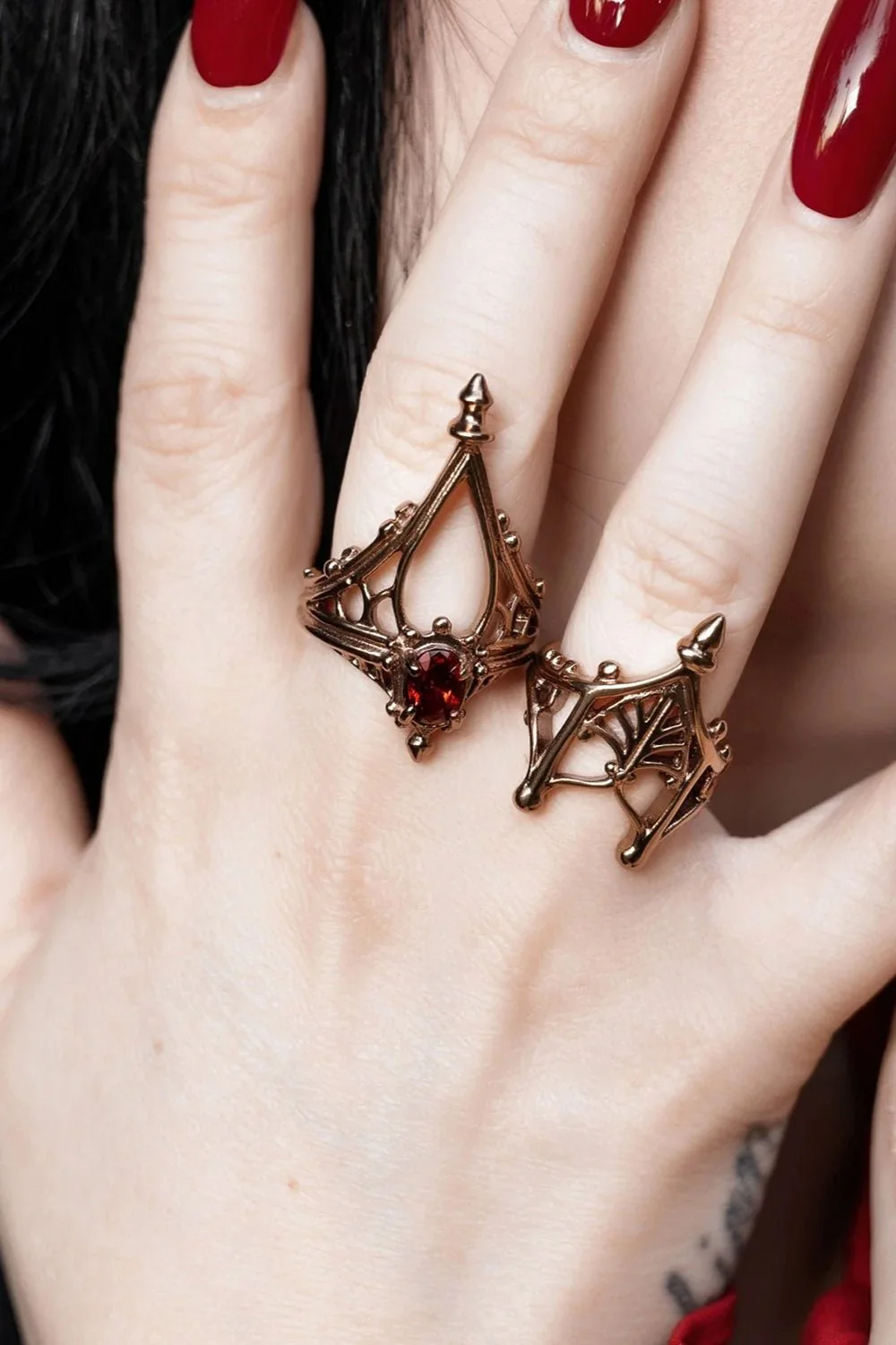 Cathedral Solace Ring [CHAMPAGNE GOLD]
