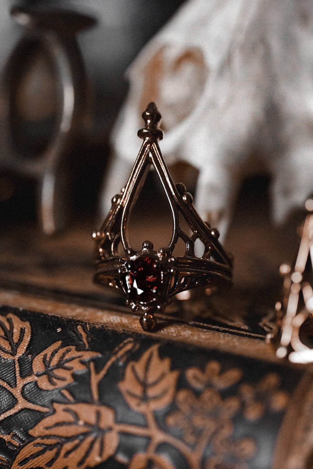 Cathedral Solace Ring [Vintage Dark/Rose Gold] - Image 3