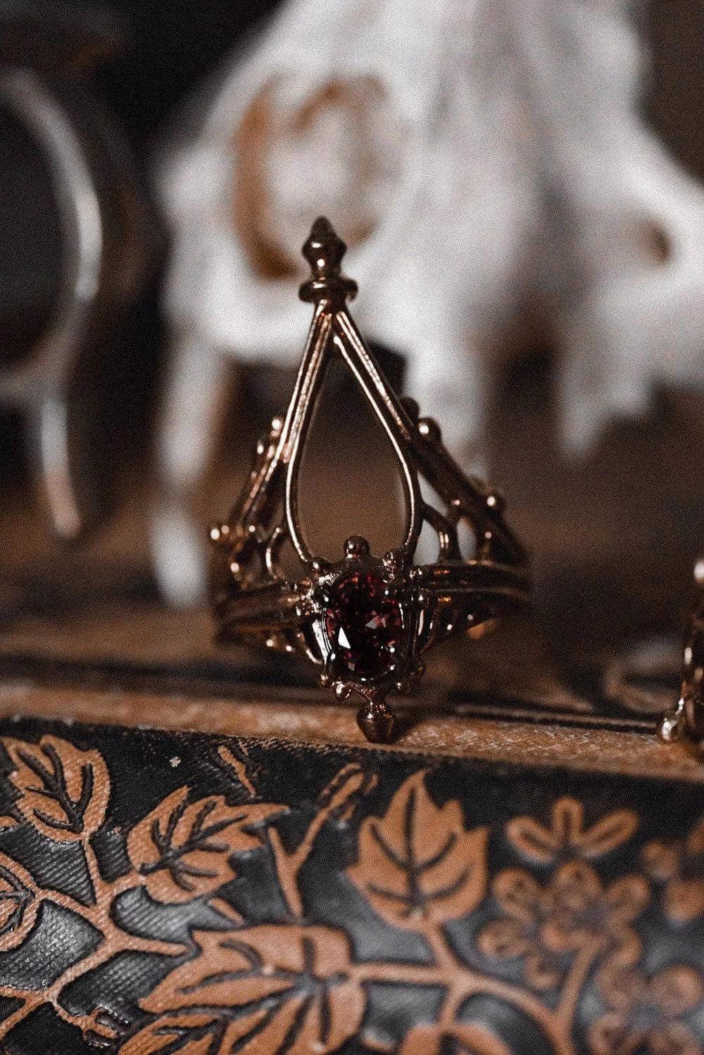 Cathedral Solace Ring [Vintage Dark/Rose Gold] - Image 4