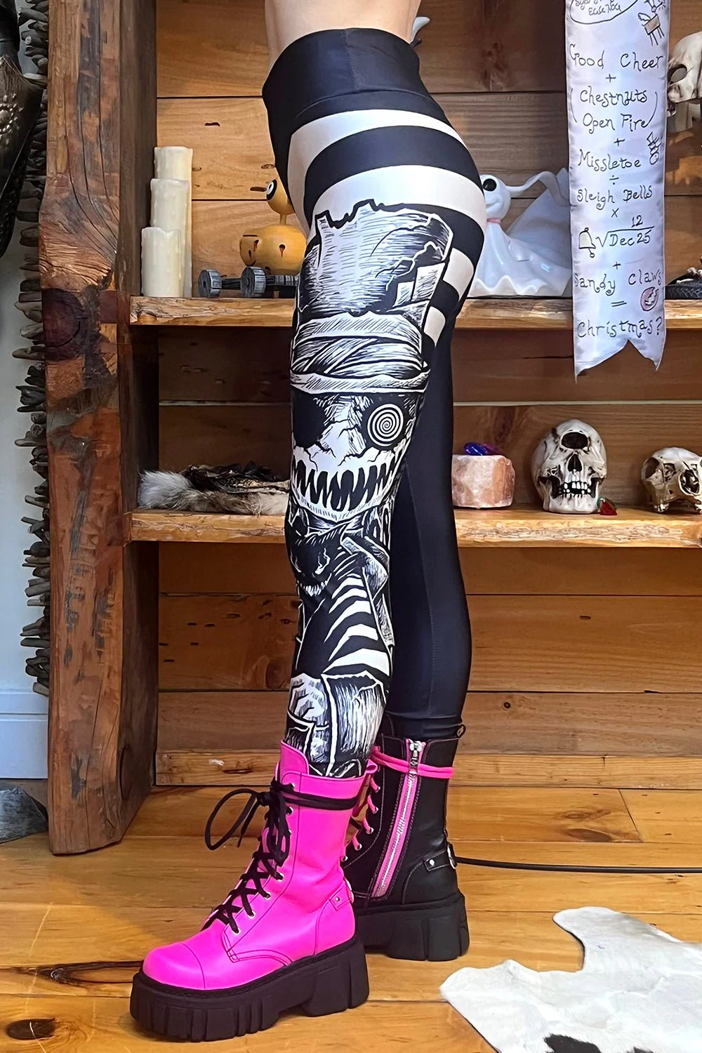 Curiouser & Curiouser Mad Hatter Leggings - Image 2