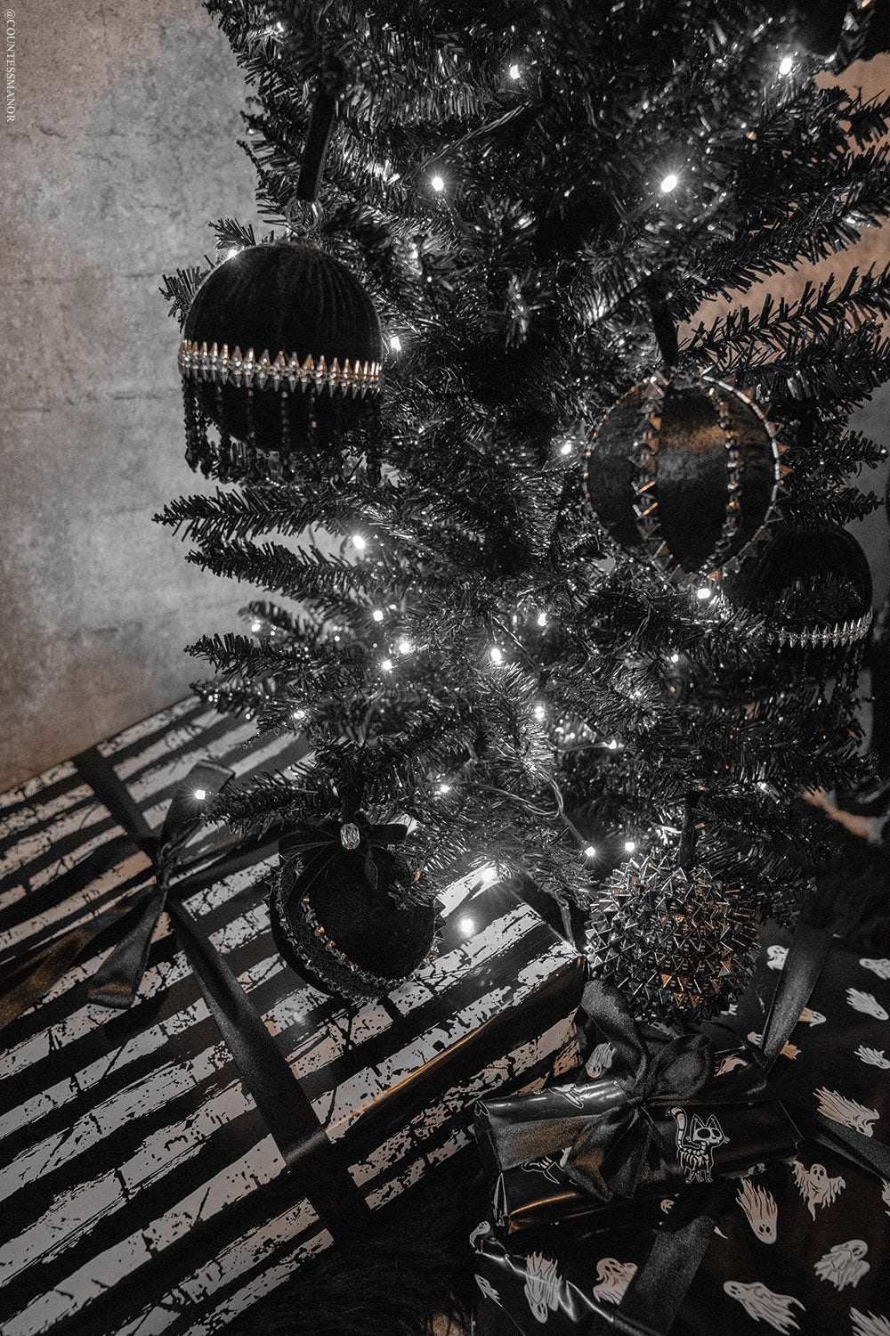 Dead Friends Wrapping Paper [30" X 196"] - Image 6