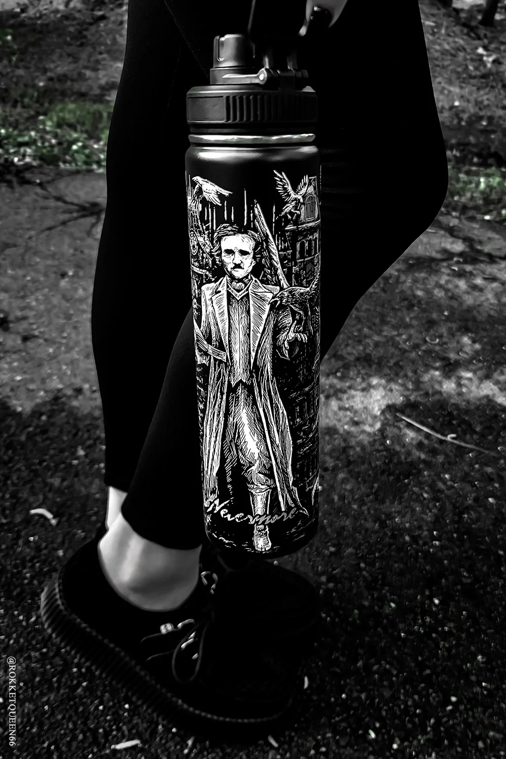 Edgar Allan Poe 24 Oz Water Bottle Tumbler - Image 10