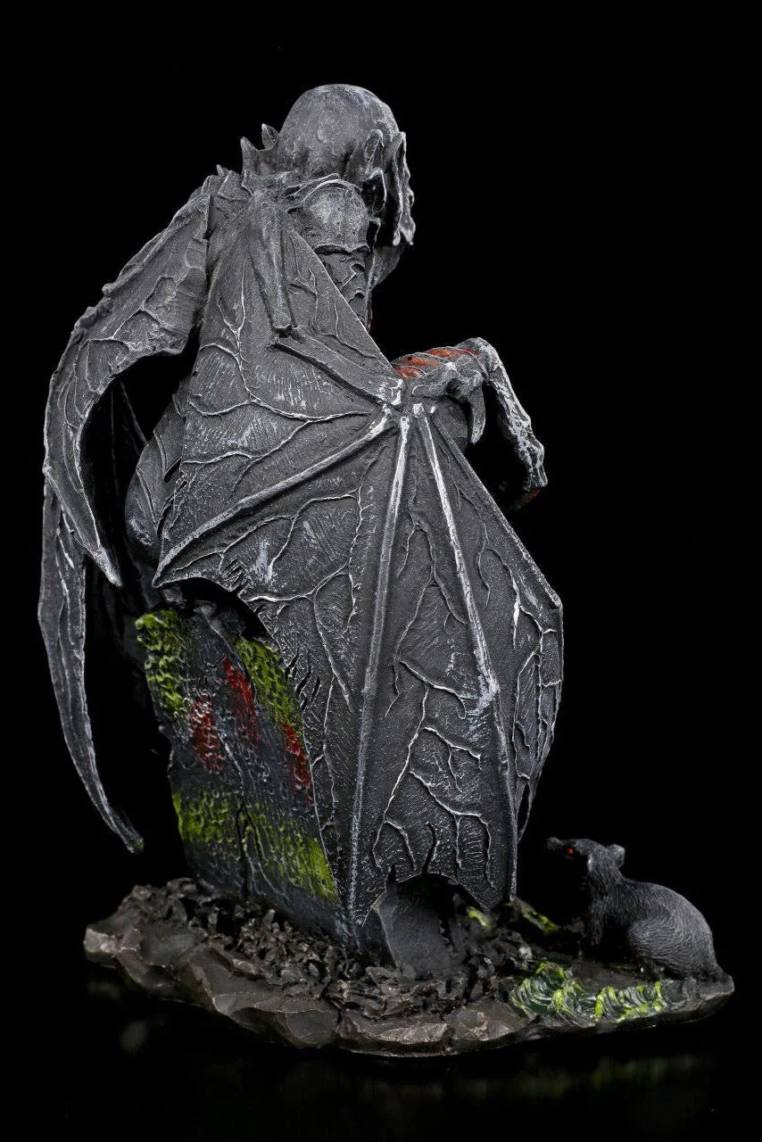 Graveyard Vampire Sculpture - Image 3
