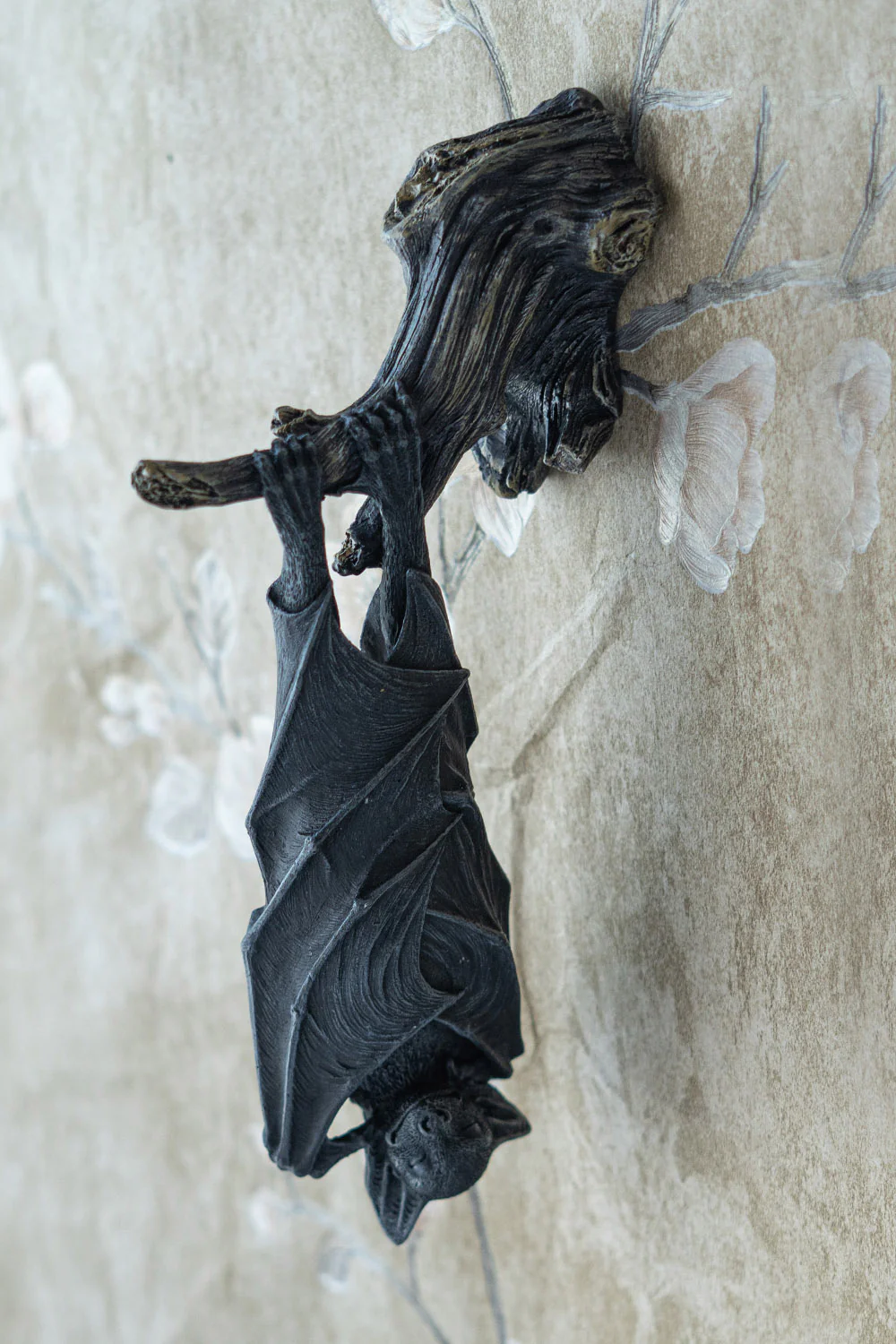 Hanging Bat Wall Plaque - Image 6