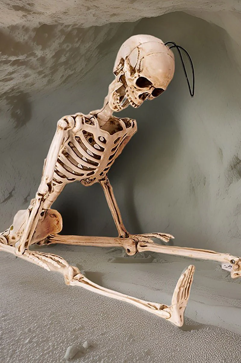 Hanging Resin Skeleton - Image 2