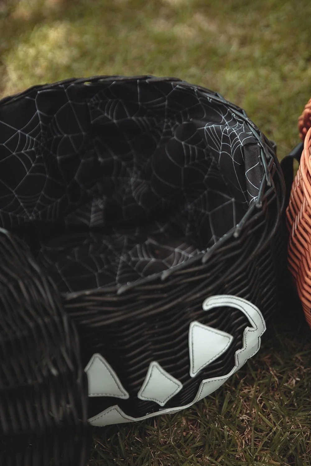 Haunted Hallows Picnic Basket [BLACK] - Image 7