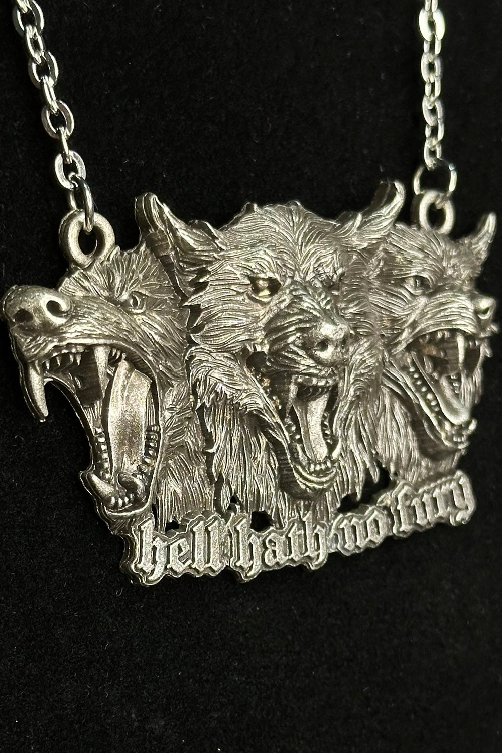 Hellhound Necklace [Mother of Hades x VampireFreaks] - Image 3
