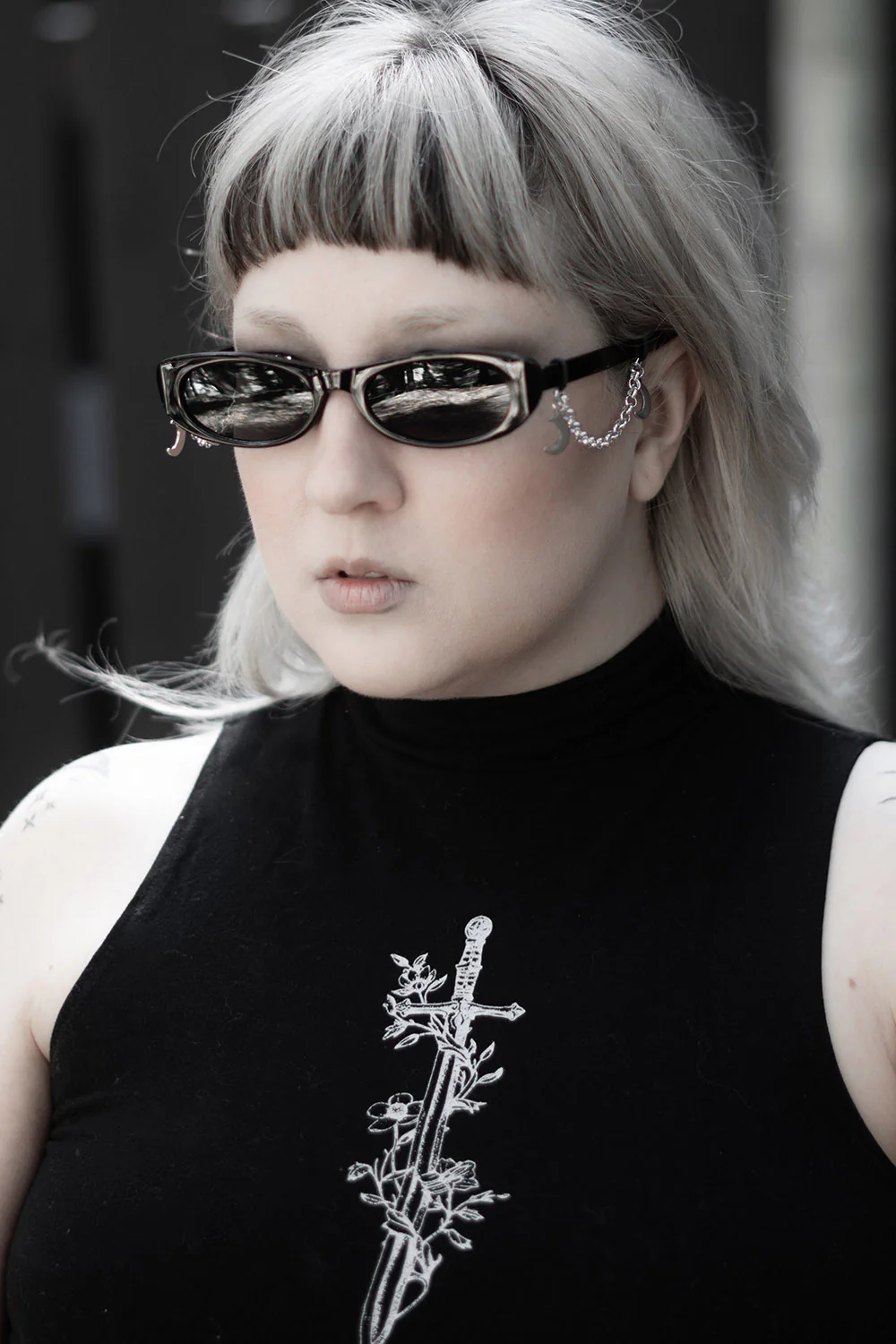 False Idol Sunglasses - Image 4