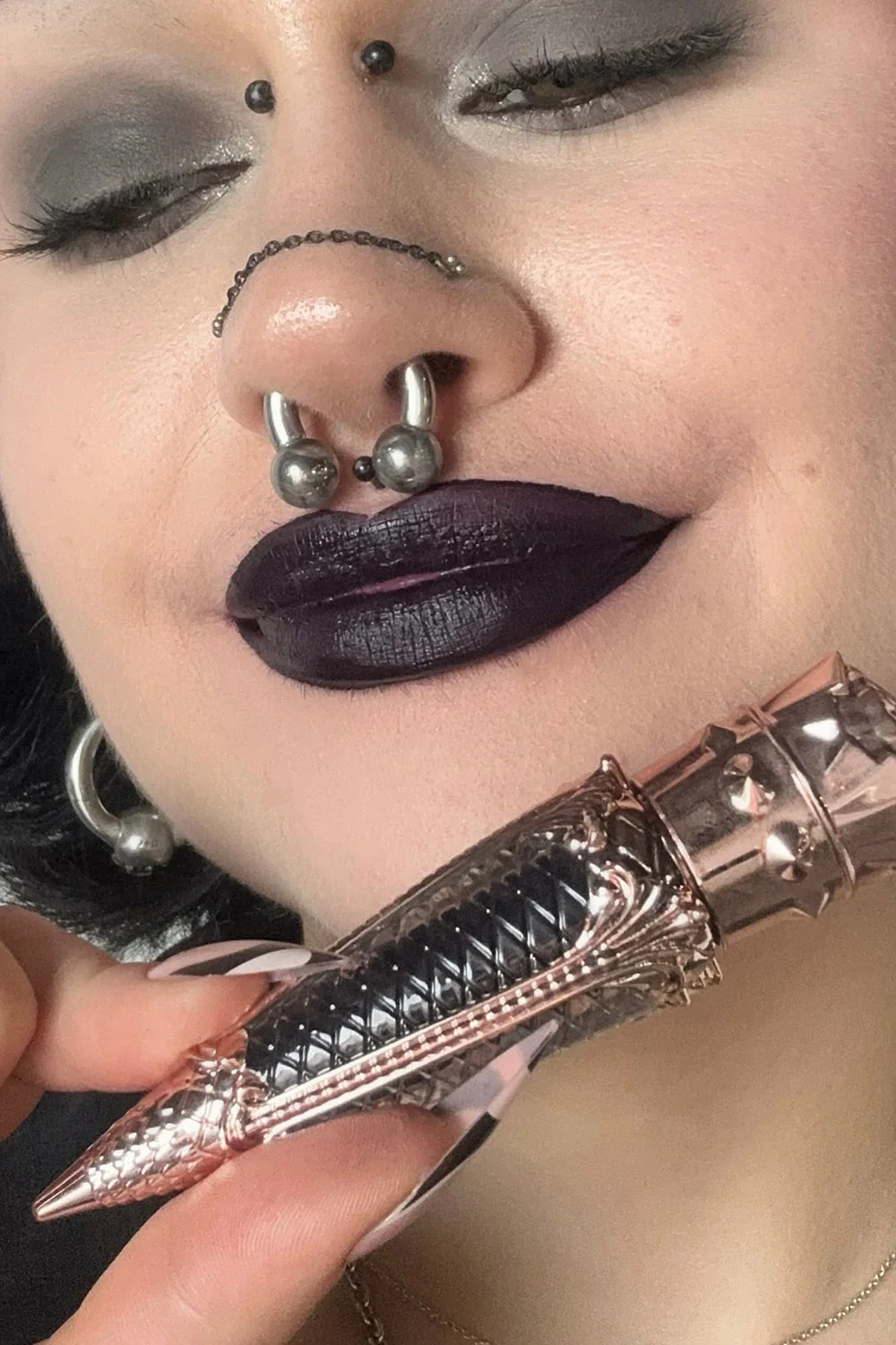 Liquid Velvet Lipstick [Eggplant] - Image 2