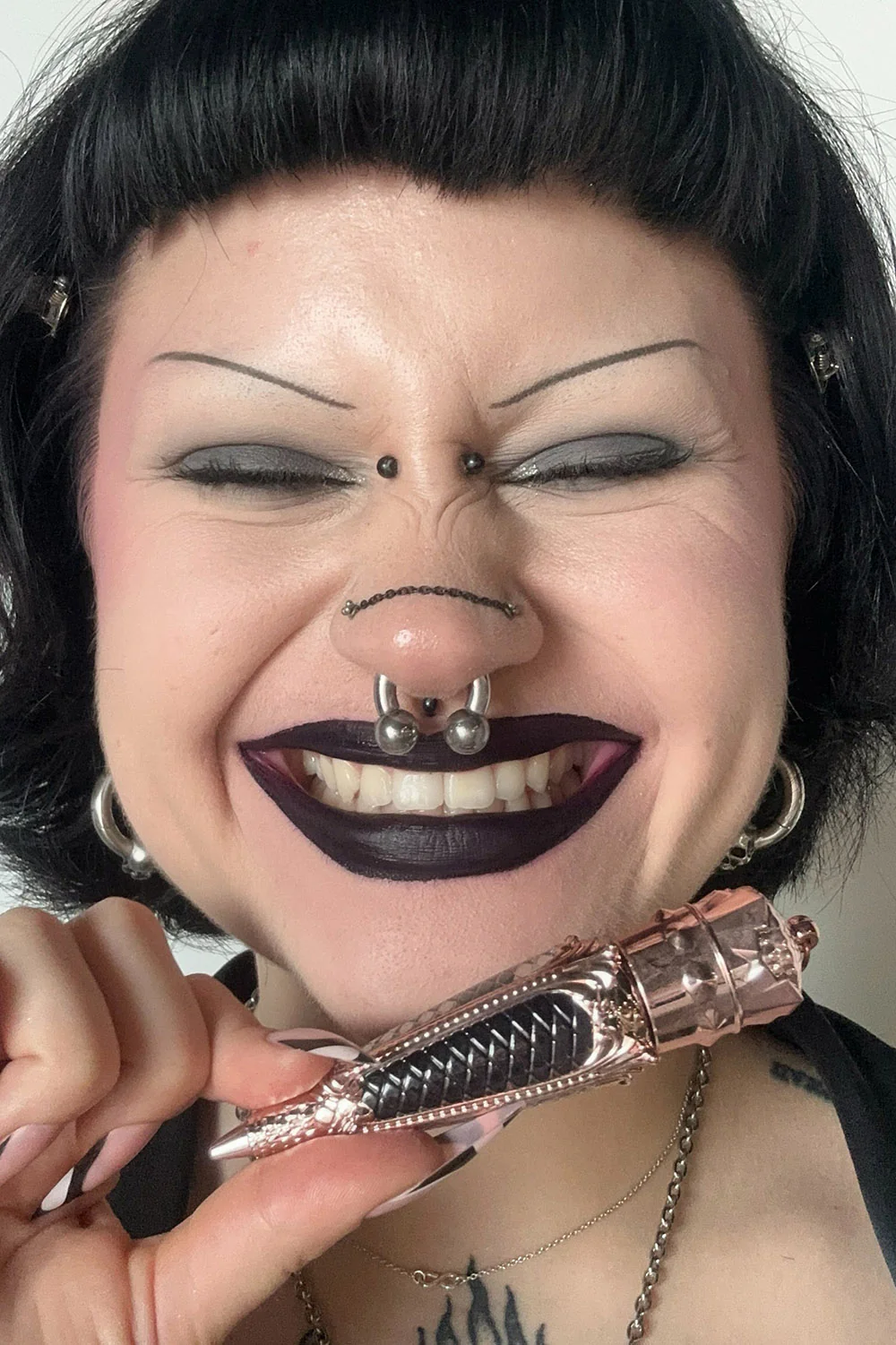 Liquid Velvet Lipstick [Eggplant] - Image 8