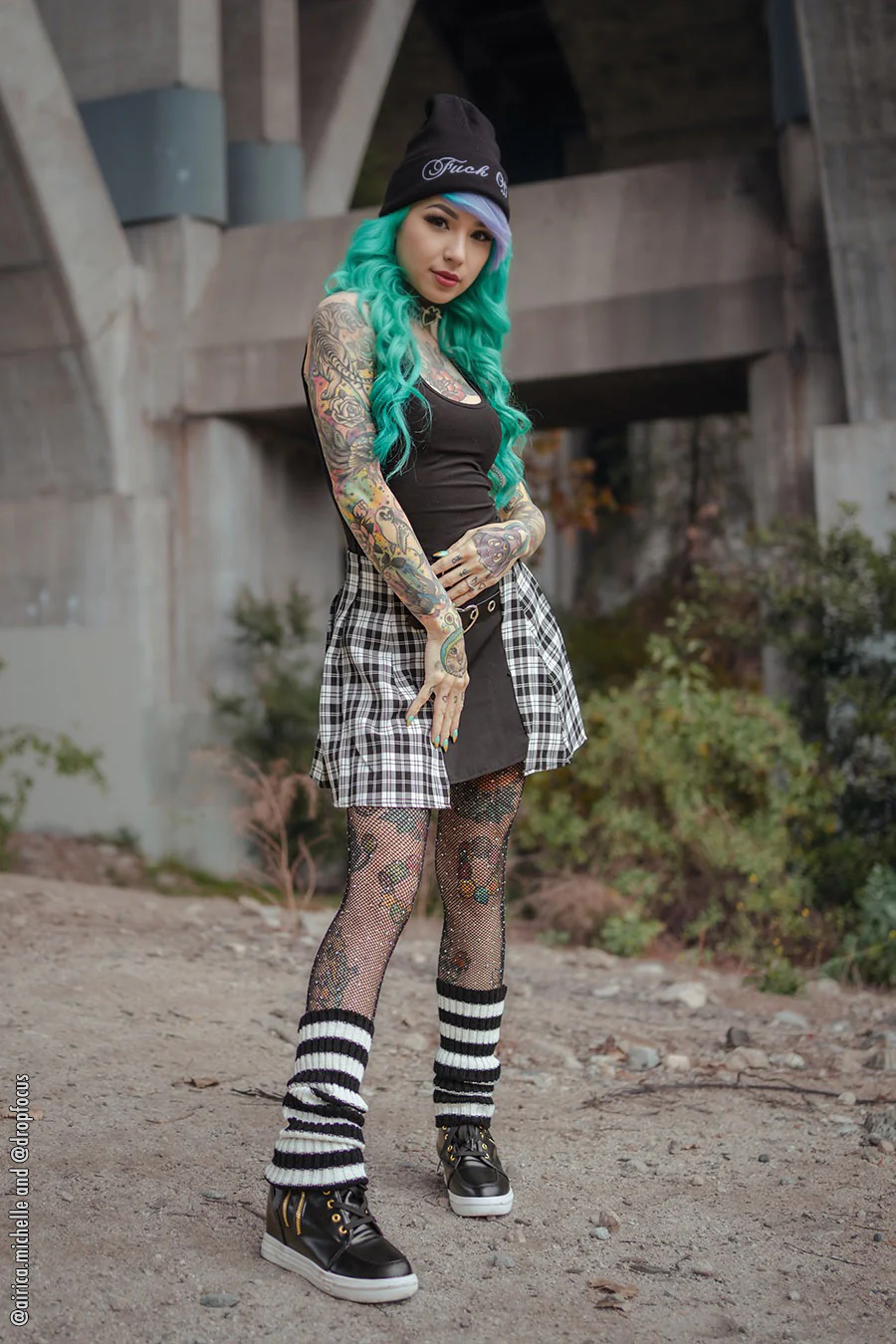 Love at First Bite Striped Leg Warmers [Black/White] - Image 8