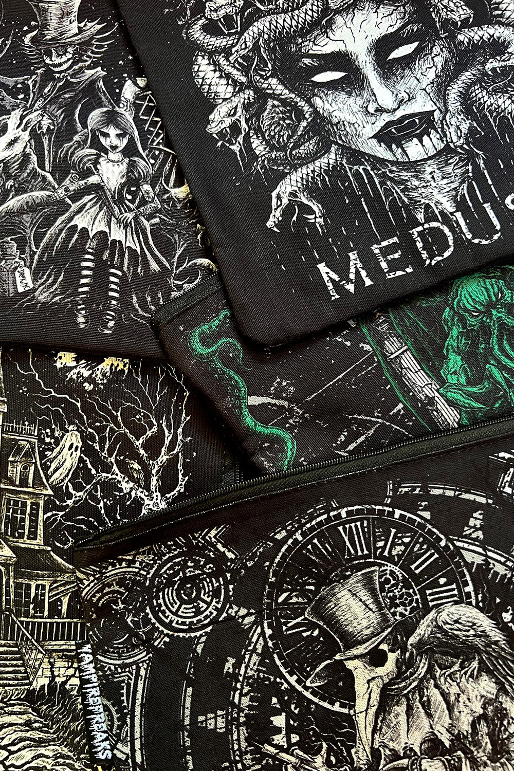 Medusa Makeup Bag - Image 8
