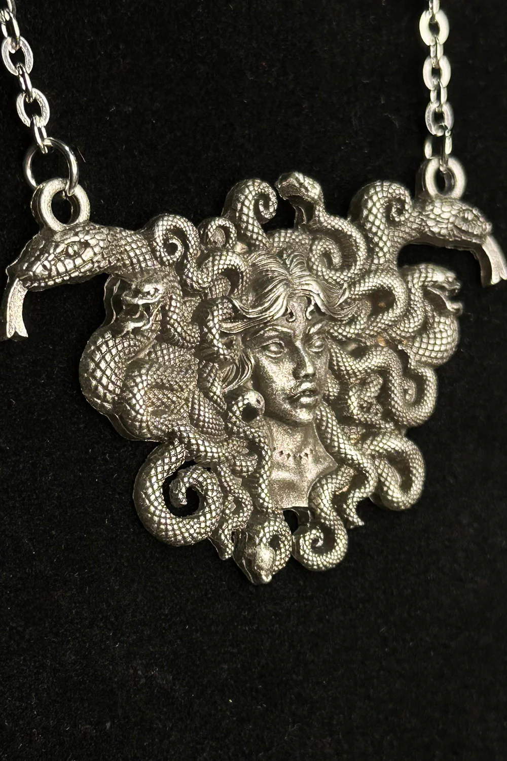 Medusa Necklace [Mother of Hades x VampireFreaks] - Image 3