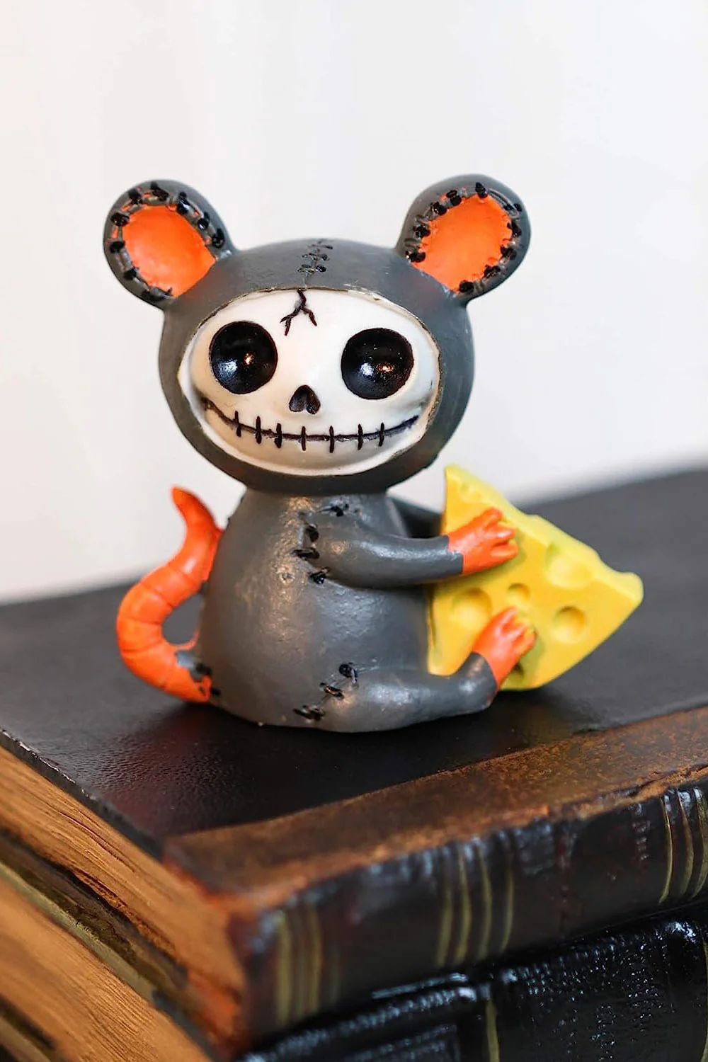 Muenster the Mouse Statue - Image 3
