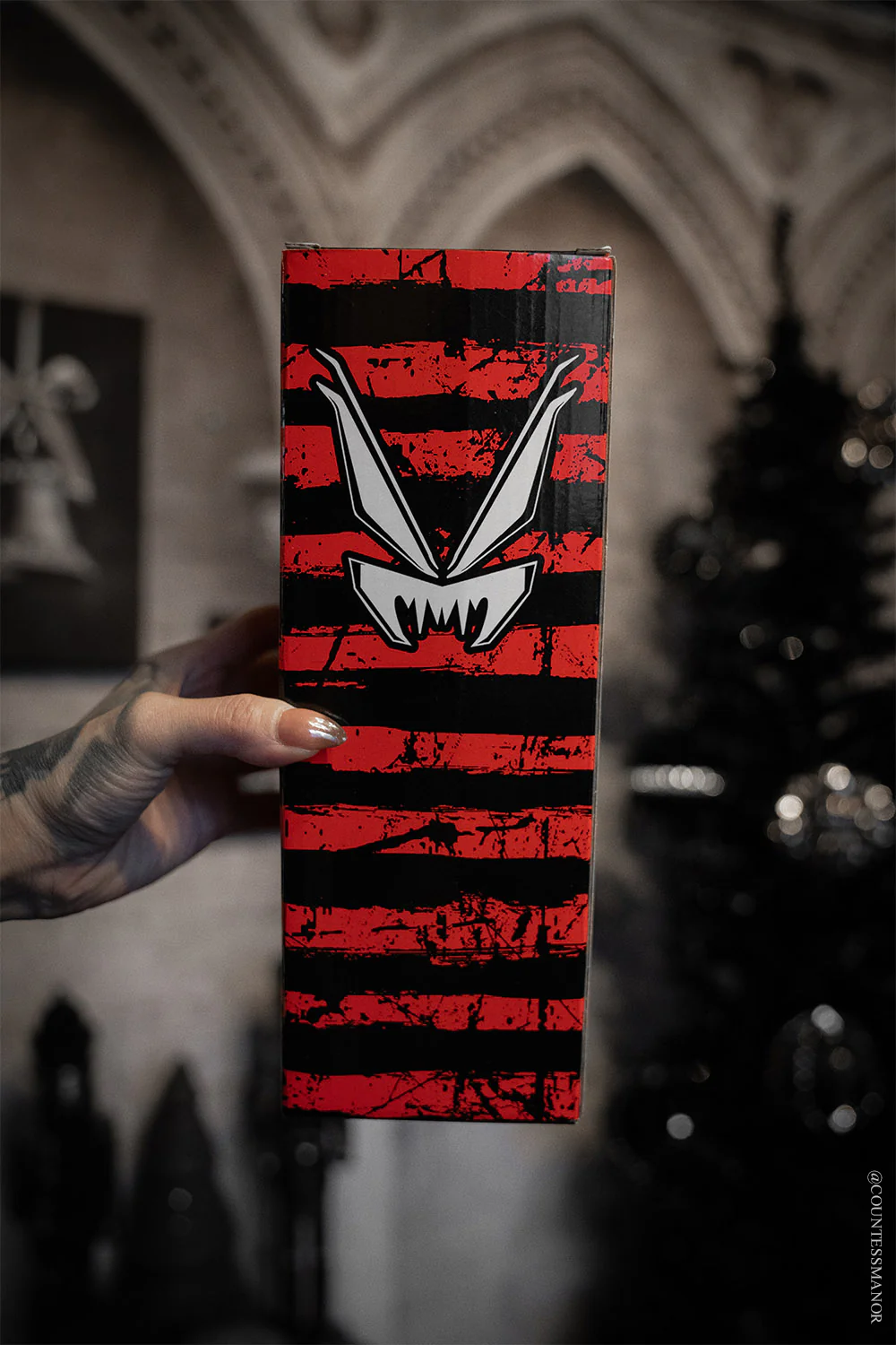 Naughty List Krampus 32 Oz Water Bottle - Image 4