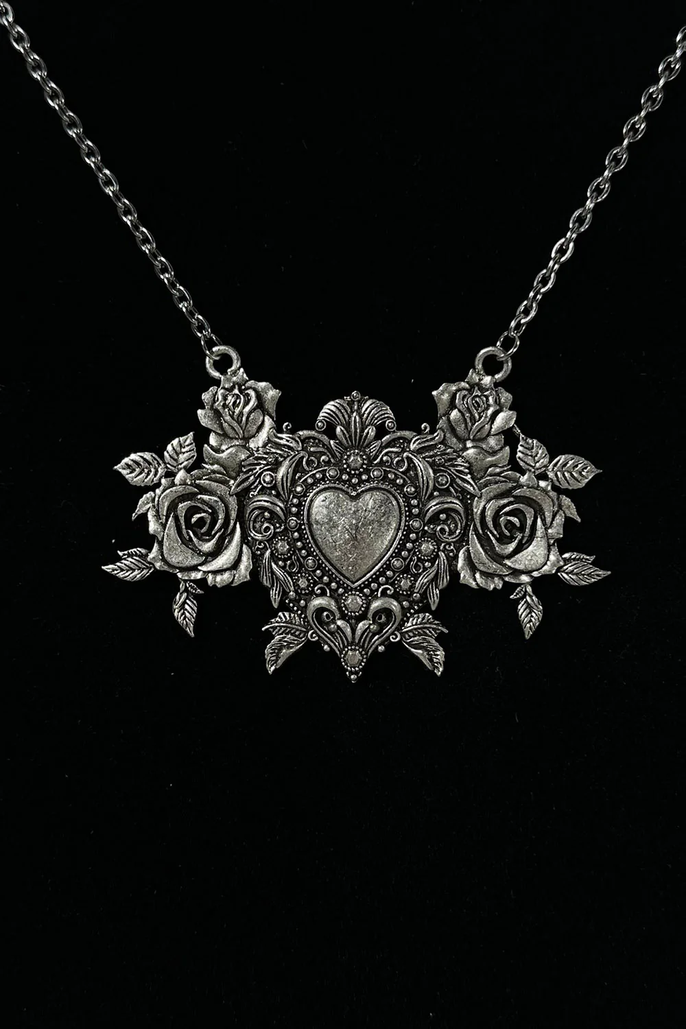 Queen of Hearts Necklace - Image 3