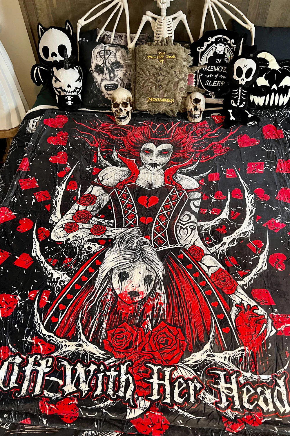 Queen of Hearts Throw Blanket - Image 5