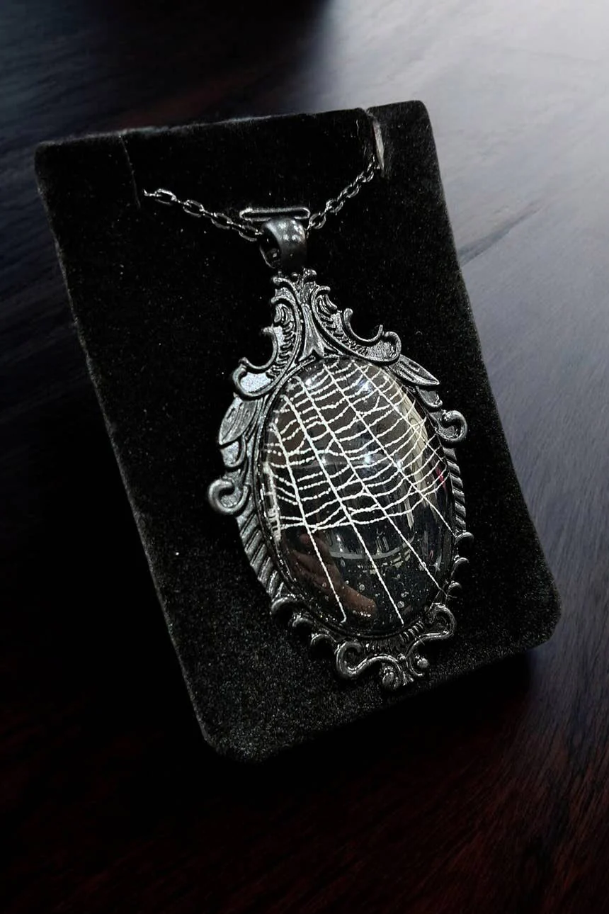 Real Spiderweb Large Filigree Cabochon Necklace [Black] - Image 3
