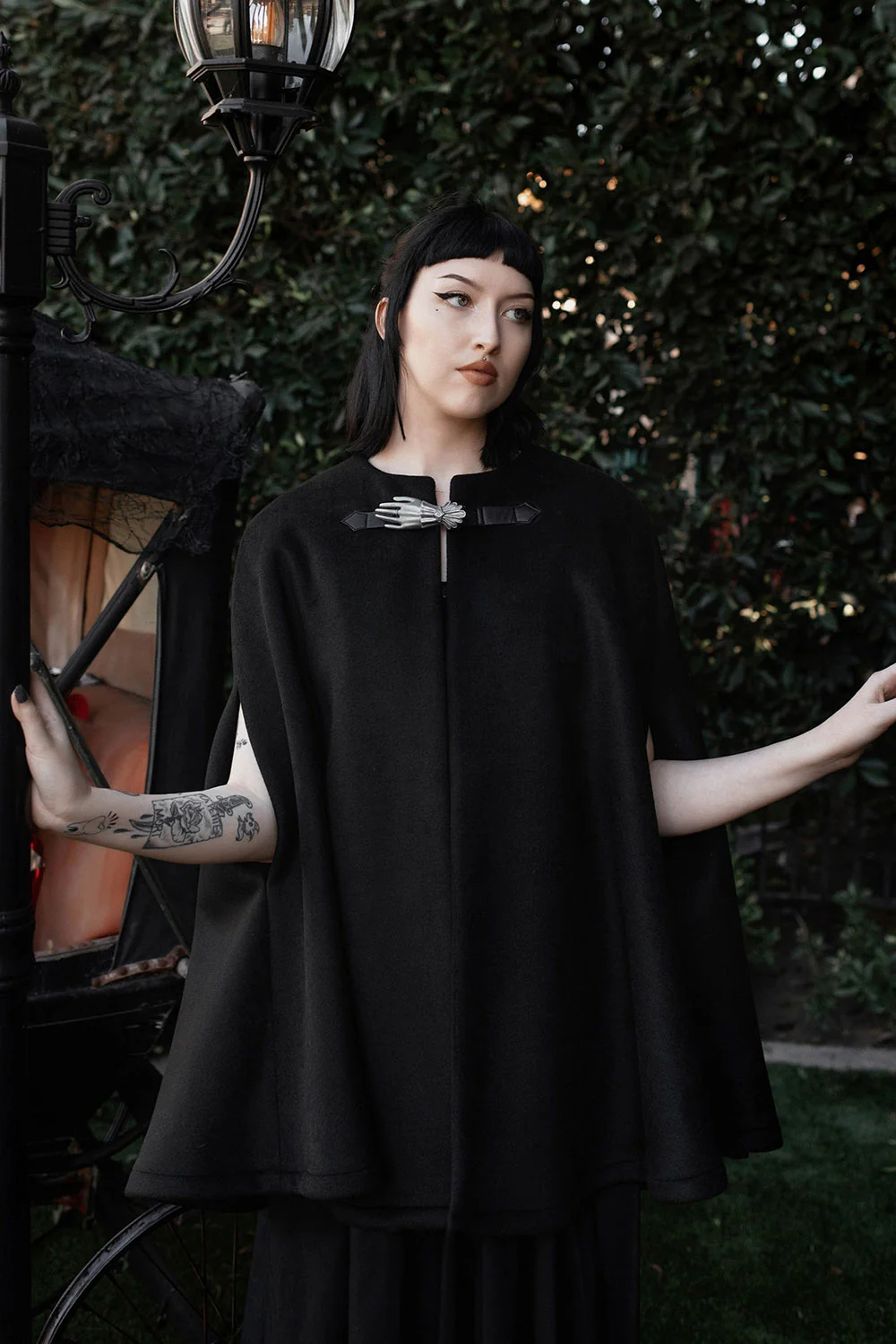Seance Cape