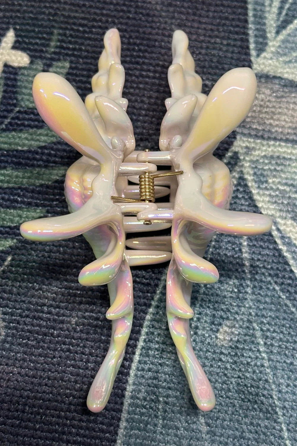 Shelly - Iridescent Shell Hair Clip - Image 7
