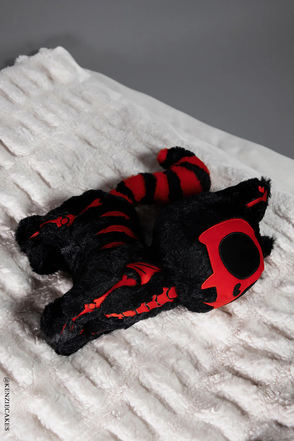 Skelekitty Plush Toy [Red Bones Limited Edition] - Image 8