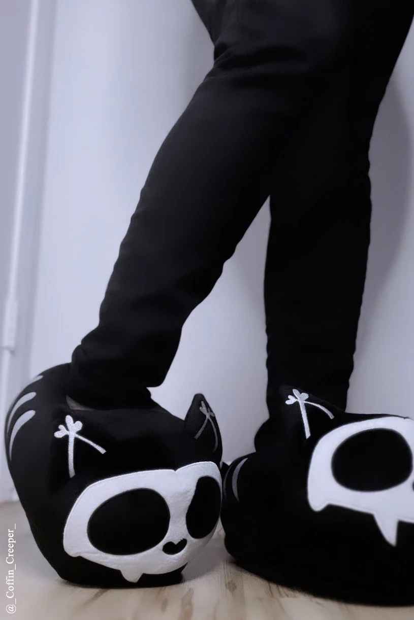 Skelekitty Slippers - Image 15