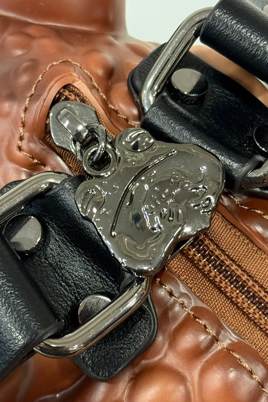 Tan Toad Bag - Image 9