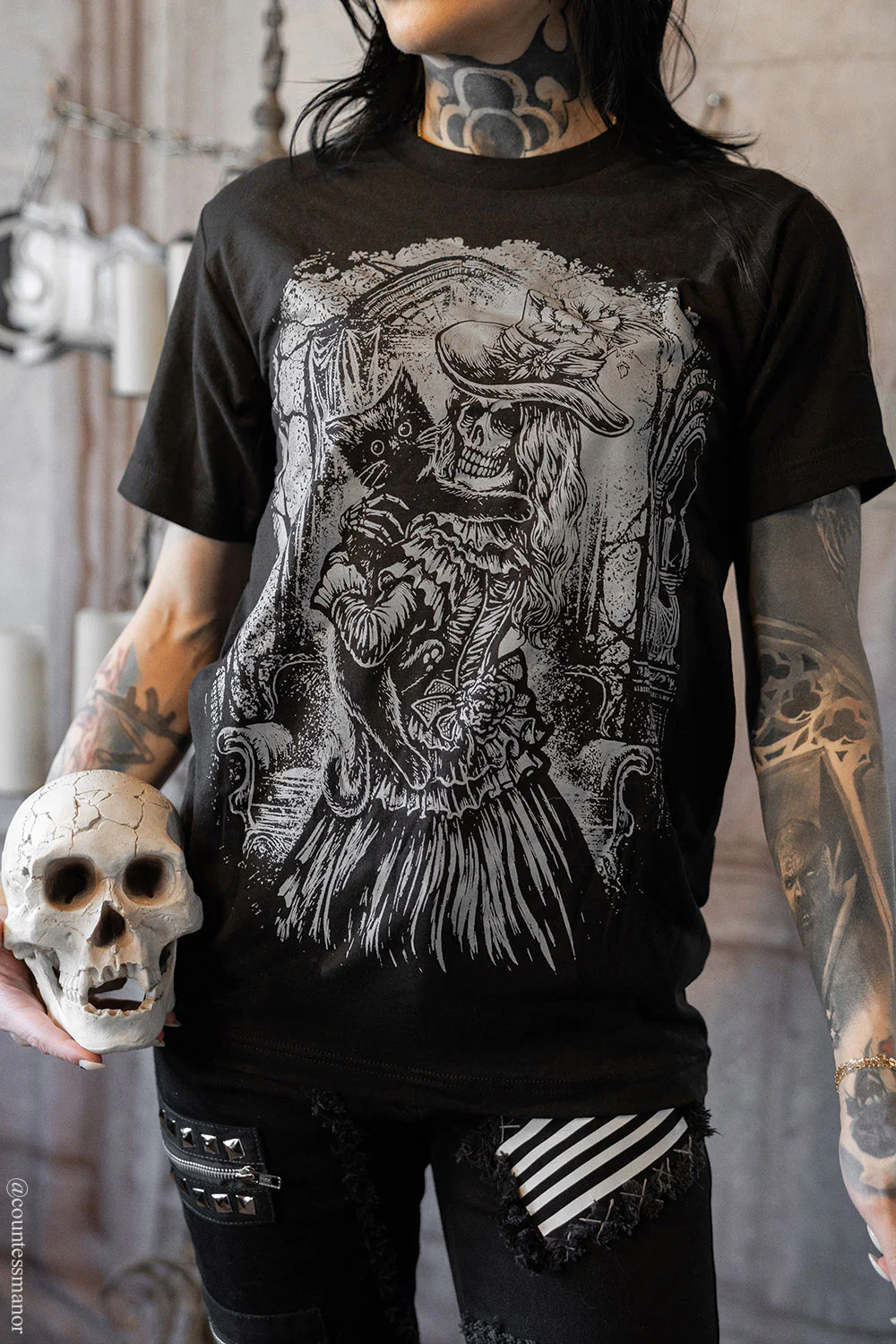 Victorian Cat Lady T-shirt - Image 7