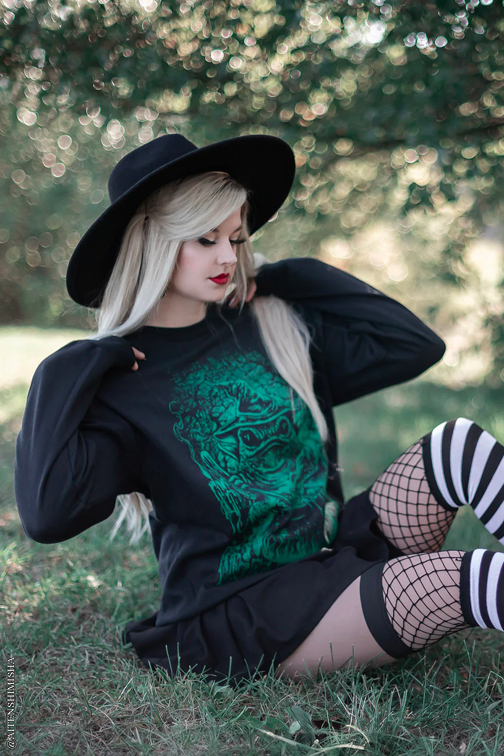 Witch Toad Sweatshirt - Image 5