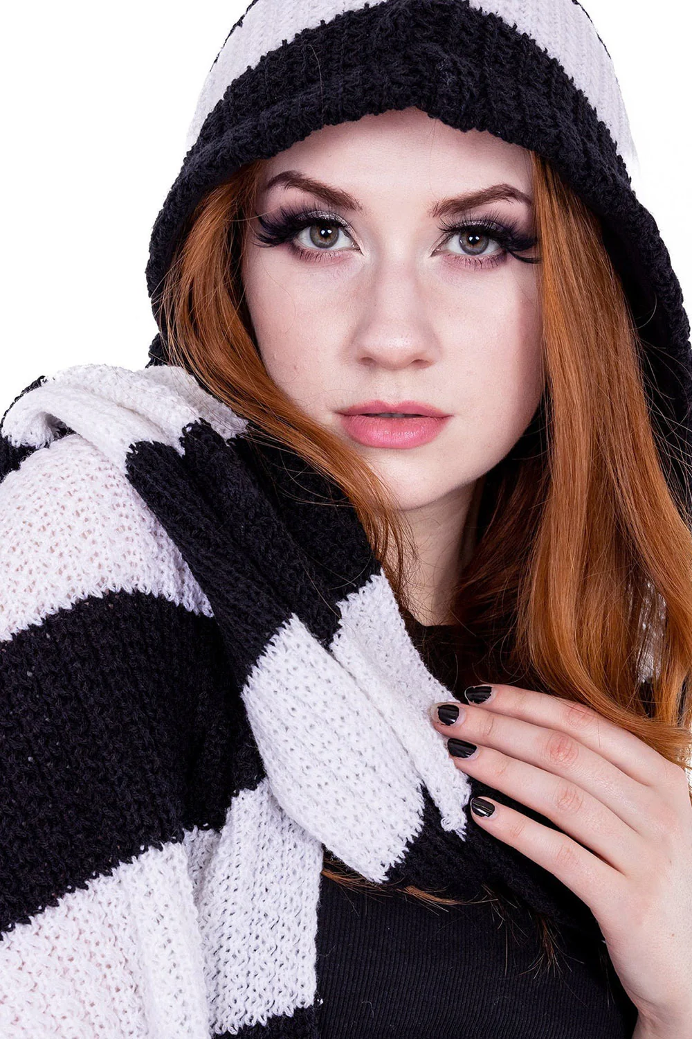 Zenni Hooded Scarf [BLACK/WHITE] - Image 5